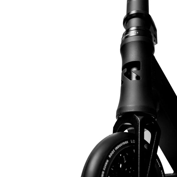 Root R GT Scooter Black